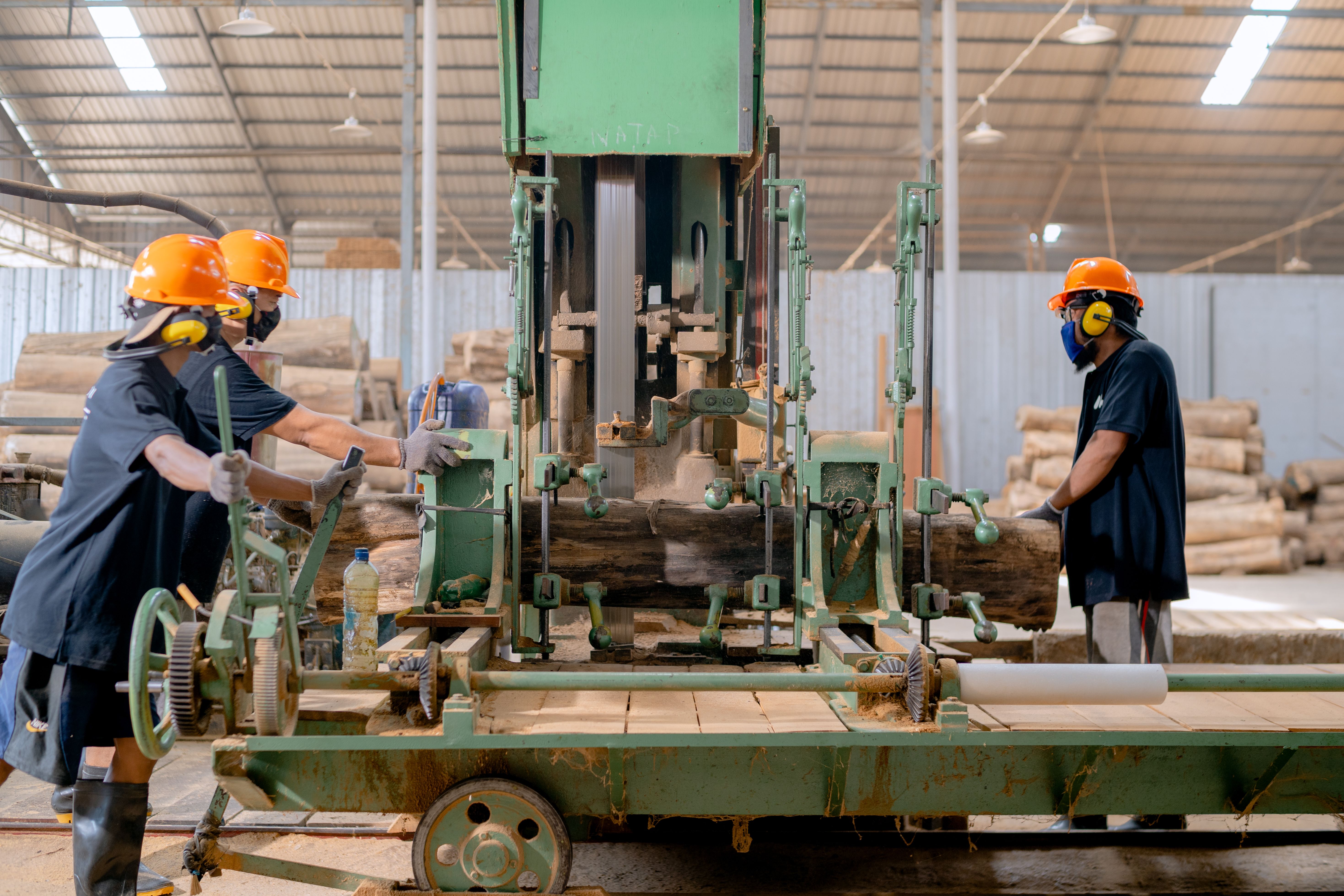 Manufacturing and assembly line operatives